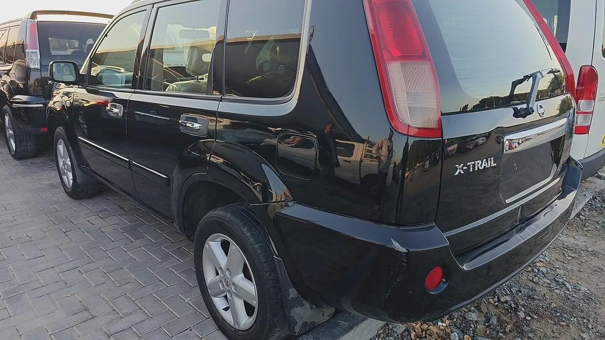 Nissan X-Trail GCC Spec 2010, 211,345 KMS, well-maintained, reliable engine, smooth drive. Spacious-5-5