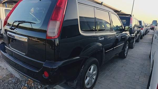 Nissan X-Trail GCC Spec 2010, 211,345 KMS, well-maintained, reliable engine, smooth drive. Spacious