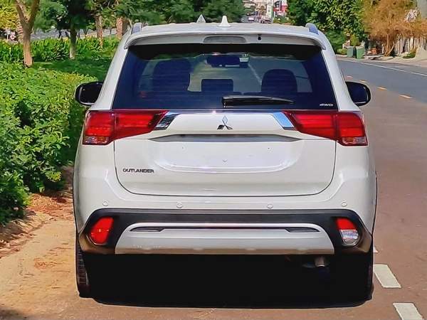 744-Monthly l GCC l 4WD , Cruise, Camera l Accident Free | Excellent Condition