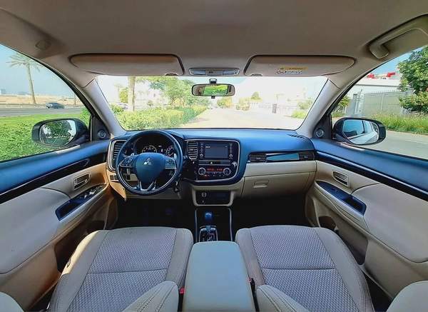 744-Monthly l GCC l 4WD , Cruise, Camera l Accident Free | Excellent Condition