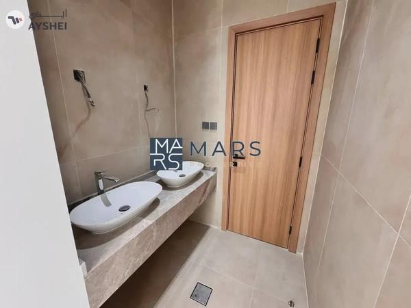 Spacious, Luxury, Brand New 4 Bedroom Stand Alone Villa with Close Kitchen