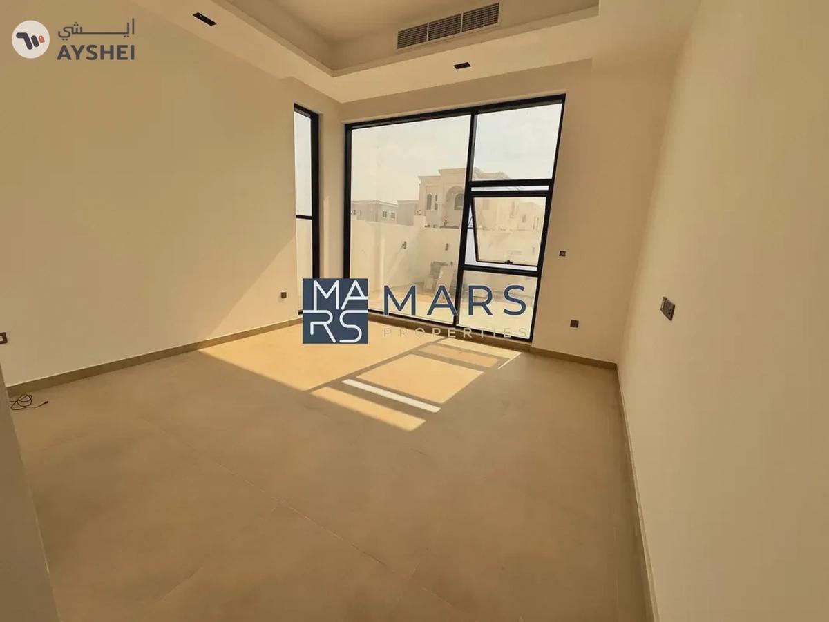 Spacious, Luxury, Brand New 4 Bedroom Stand Alone Villa with Close Kitchen-16-16