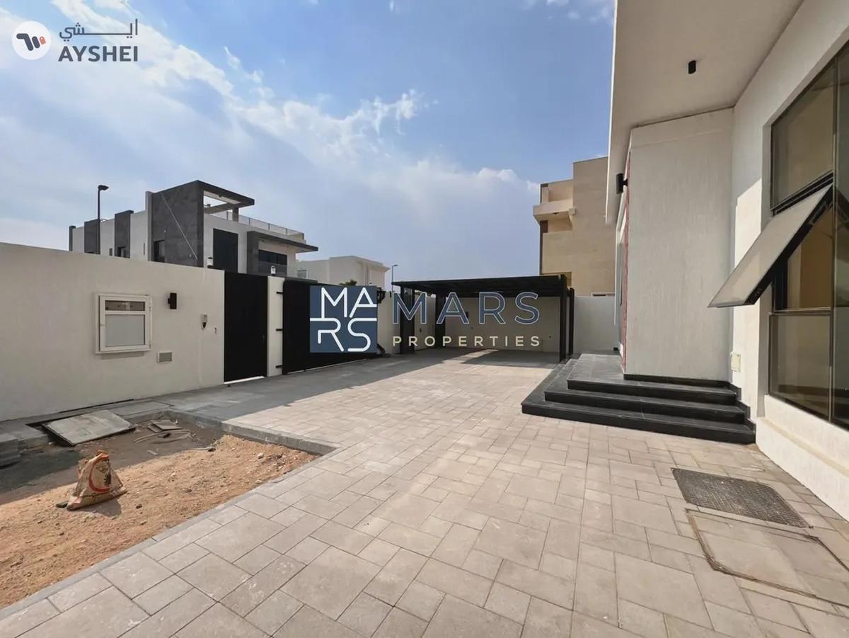 Spacious, Luxury, Brand New 4 Bedroom Stand Alone Villa with Close Kitchen-22-22