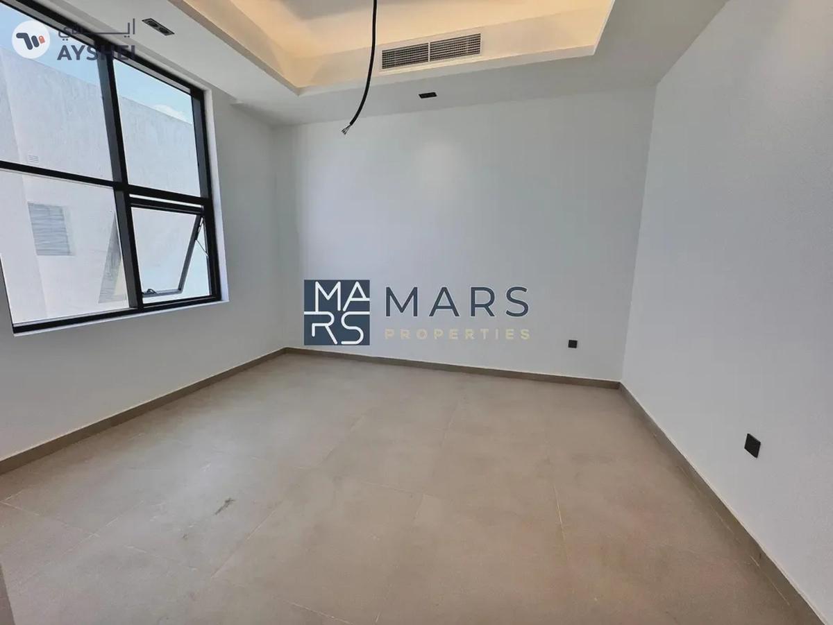 Spacious, Luxury, Brand New 4 Bedroom Stand Alone Villa with Close Kitchen-3-3