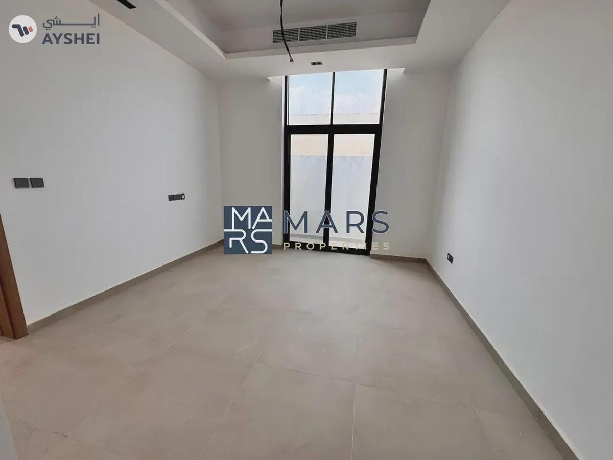 Spacious, Luxury, Brand New 4 Bedroom Stand Alone Villa with Close Kitchen-5-5