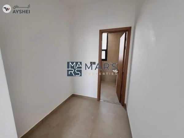 Spacious, Luxury, Brand New 4 Bedroom Stand Alone Villa with Close Kitchen