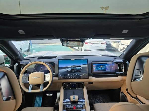BYD Leopard 8 Smart and Brave Flagship Edition (7 Seats)