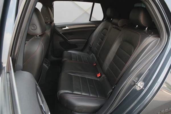 VOLKSWAGEN GOLF GTI - 2020 - FULLY LOADED - AMAZING CONDITION