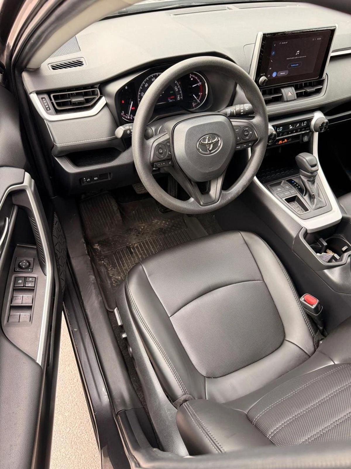 Toyota RAV4 XLE 2.5L push start 2024-15-15