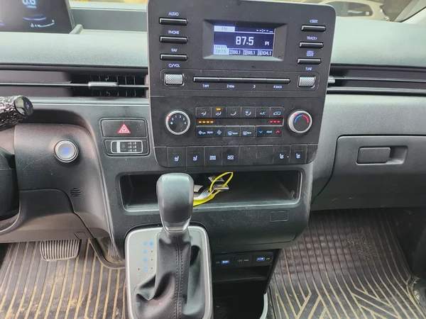 STARIA(H1) (D) 2.2 Tourer 9seats Modern Trim