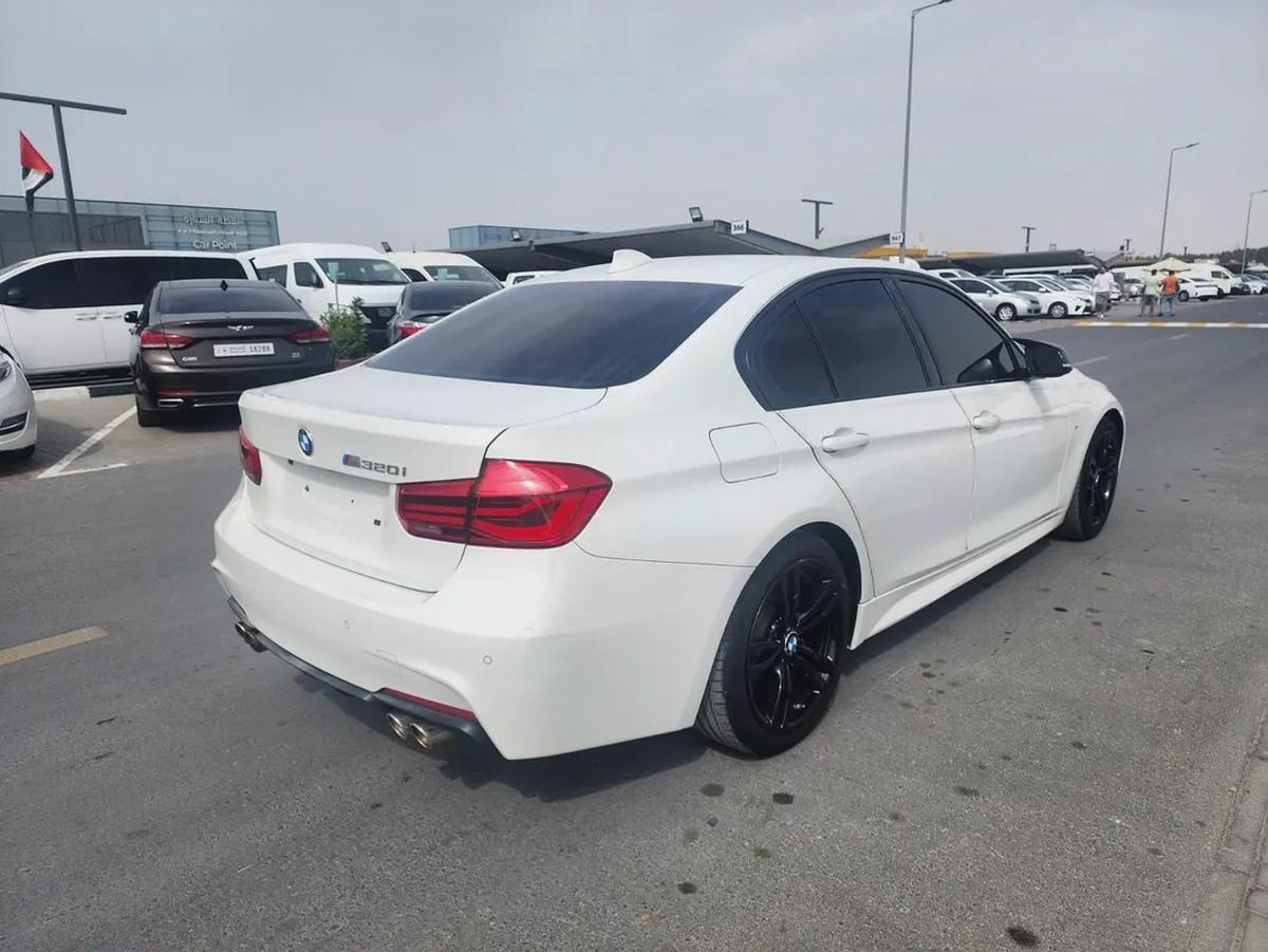 BMW 320i M line-4-4