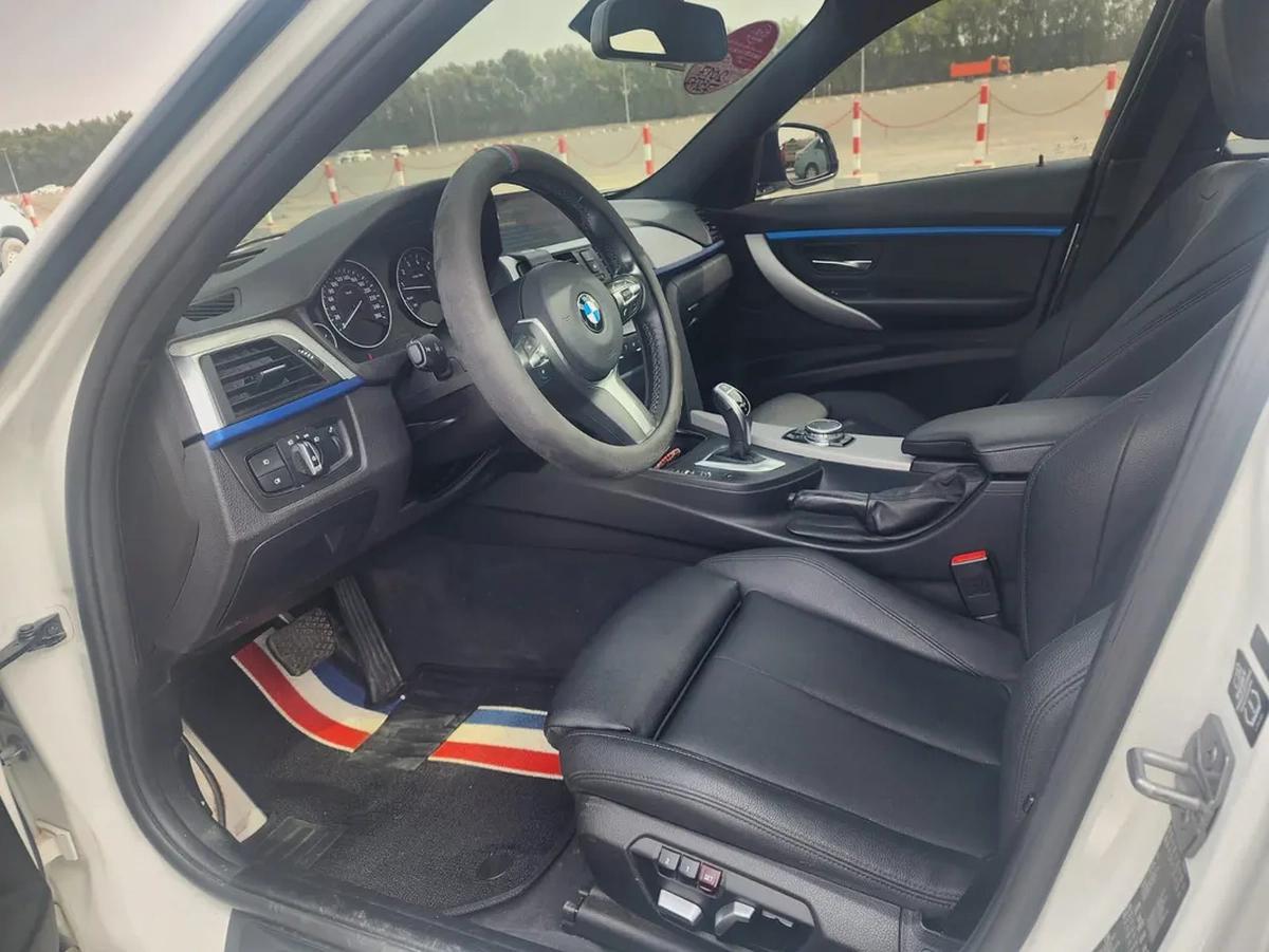 BMW 320i M line-7-7