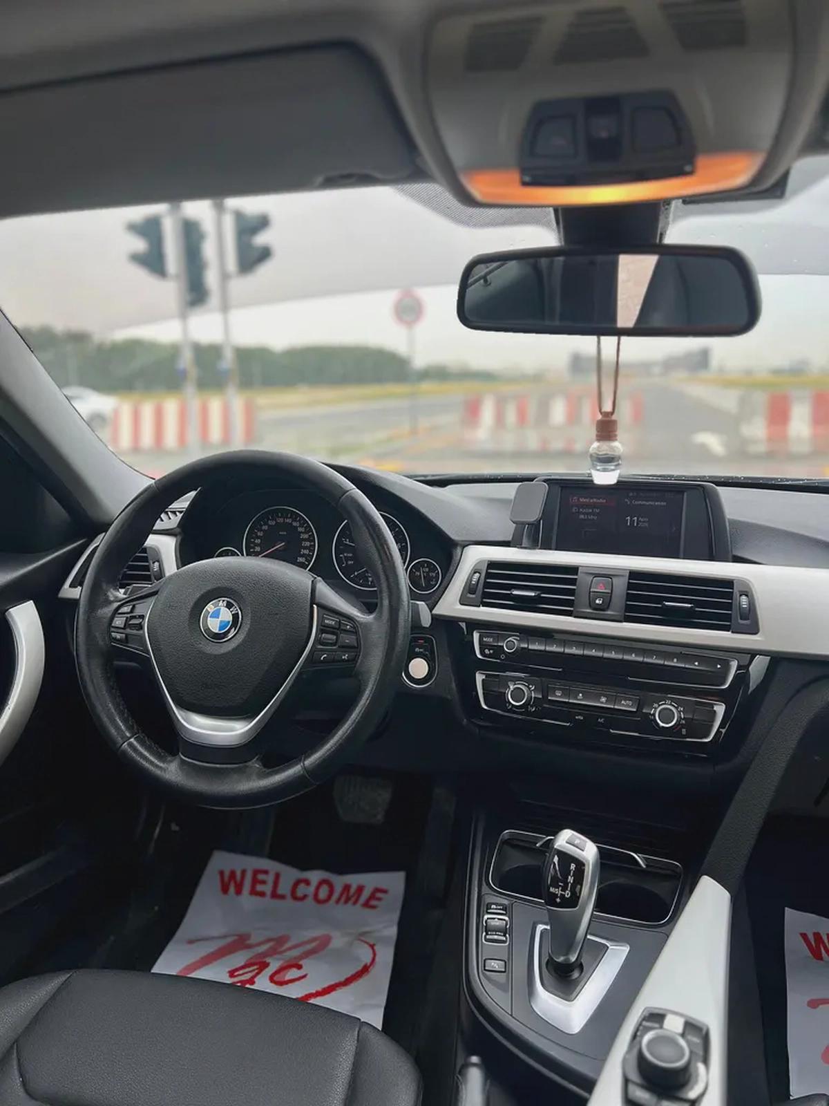 BMW 3-Series 318ci 2018 GCC Specs - Excellent Condition-10-10