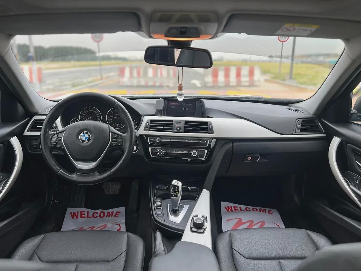 BMW 3-Series 318ci 2018 GCC Specs - Excellent Condition-11-11
