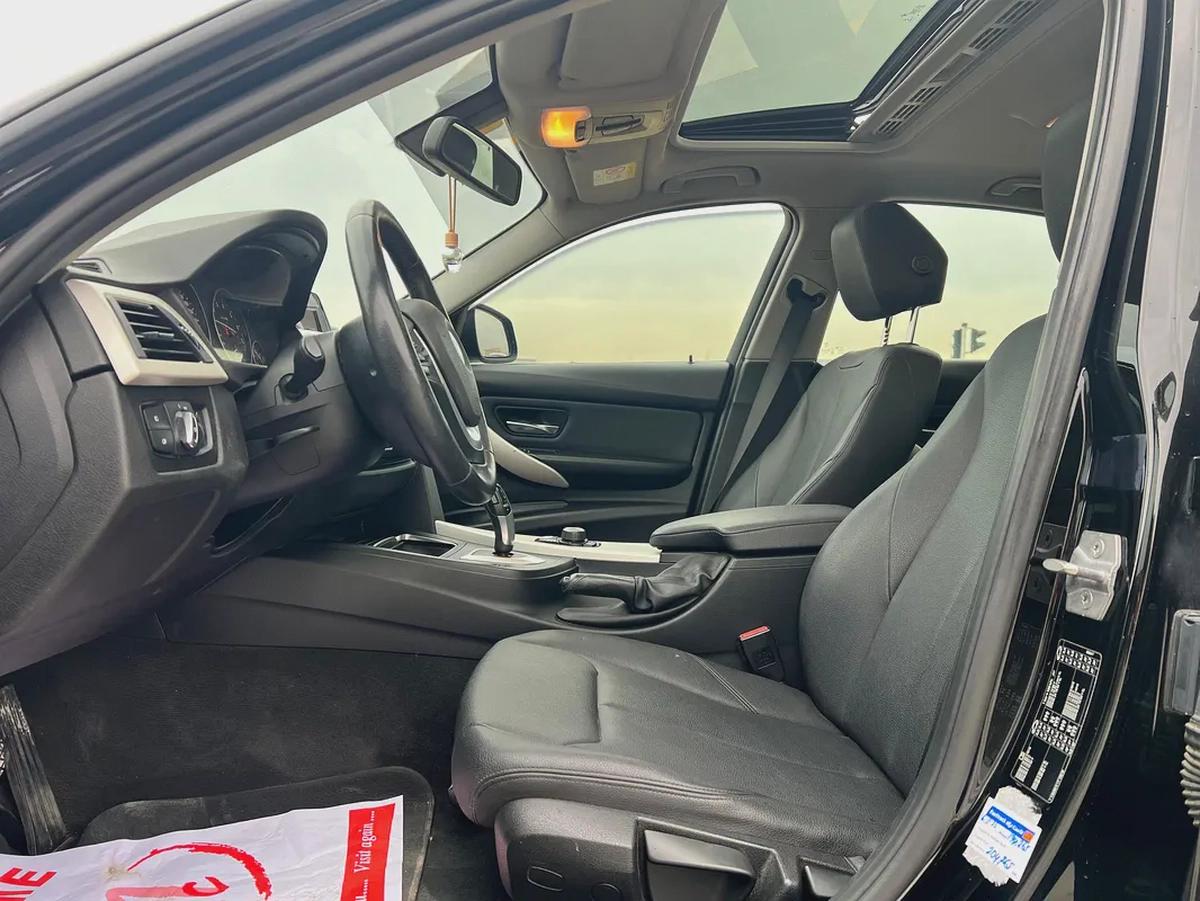 BMW 3-Series 318ci 2018 GCC Specs - Excellent Condition-13-13