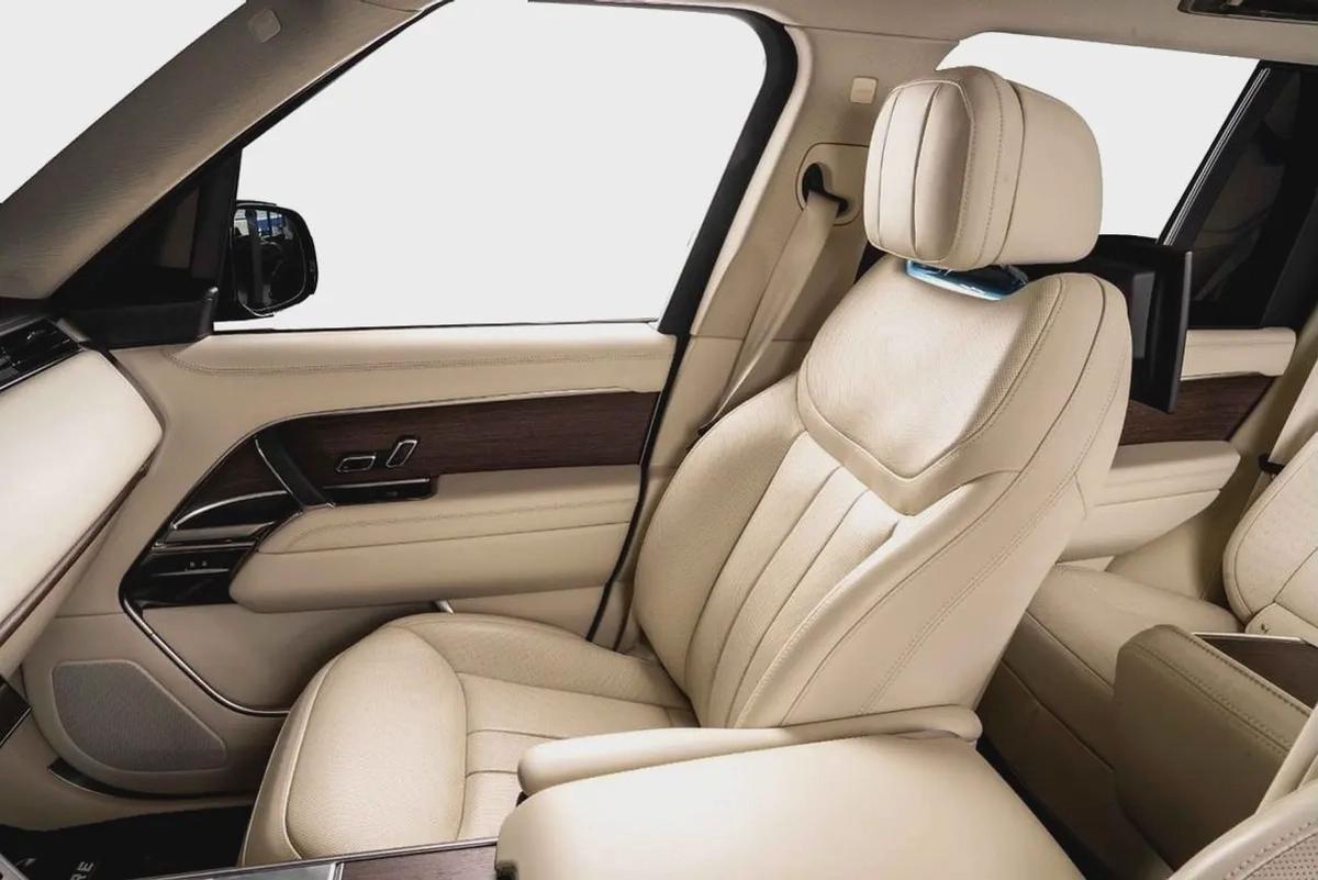 2023-RANGE ROVER VOGUE P530 AUTOBIOGRAPHY-WARRANTY TILL 25.1.2029 OR 150.000KM-FSH WITH AL TAYER-13-13