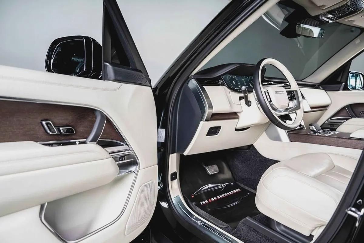 2023-RANGE ROVER VOGUE P530 AUTOBIOGRAPHY-WARRANTY TILL 25.1.2029 OR 150.000KM-FSH WITH AL TAYER-14-14