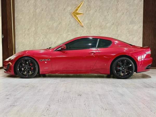 Maserati GranTurismo II 2014 II FULL LOADED