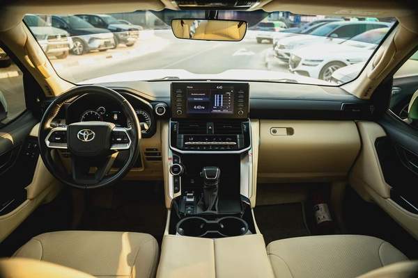 Toyota Land Cruiser EXR 4.0L V6 Agency Warranty Full Service History GCC