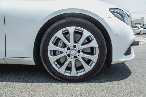 2017 - E400 - IMMACULATE CONDITION - ONLY 16,000 KM DONE