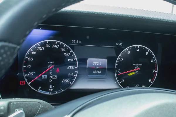 2017 - E400 - IMMACULATE CONDITION - ONLY 16,000 KM DONE