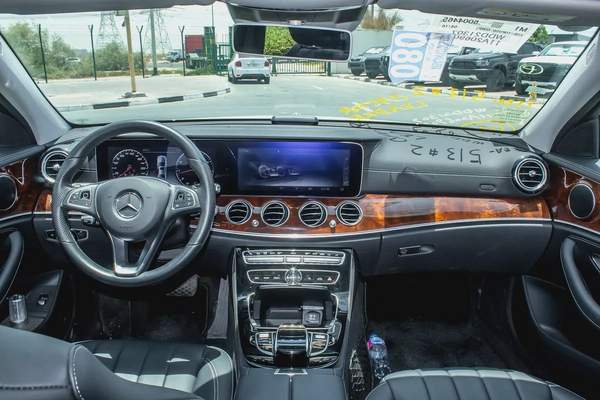 2017 - E400 - IMMACULATE CONDITION - ONLY 16,000 KM DONE