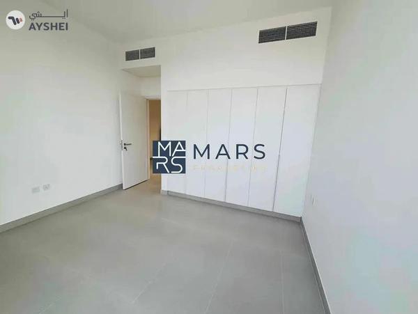 Brand new 4 bedroom corner unit with majlis in Robinia for rent just 195k