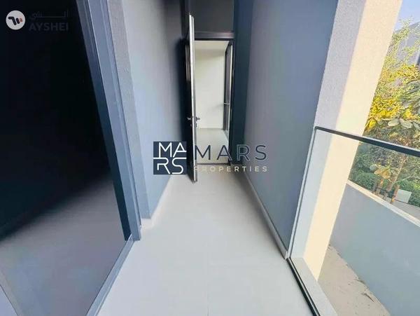 Brand new 4 bedroom corner unit with majlis in Robinia for rent just 195k
