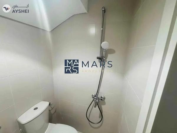 Brand new 4 bedroom corner unit with majlis in Robinia for rent just 195k