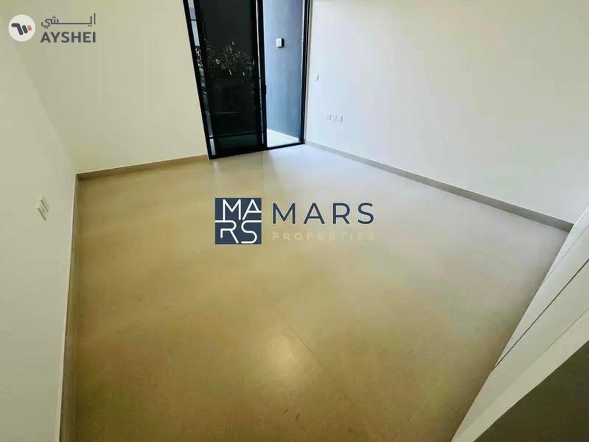 Brand new 4 bedroom corner unit with majlis in Robinia for rent just 195k-22-22