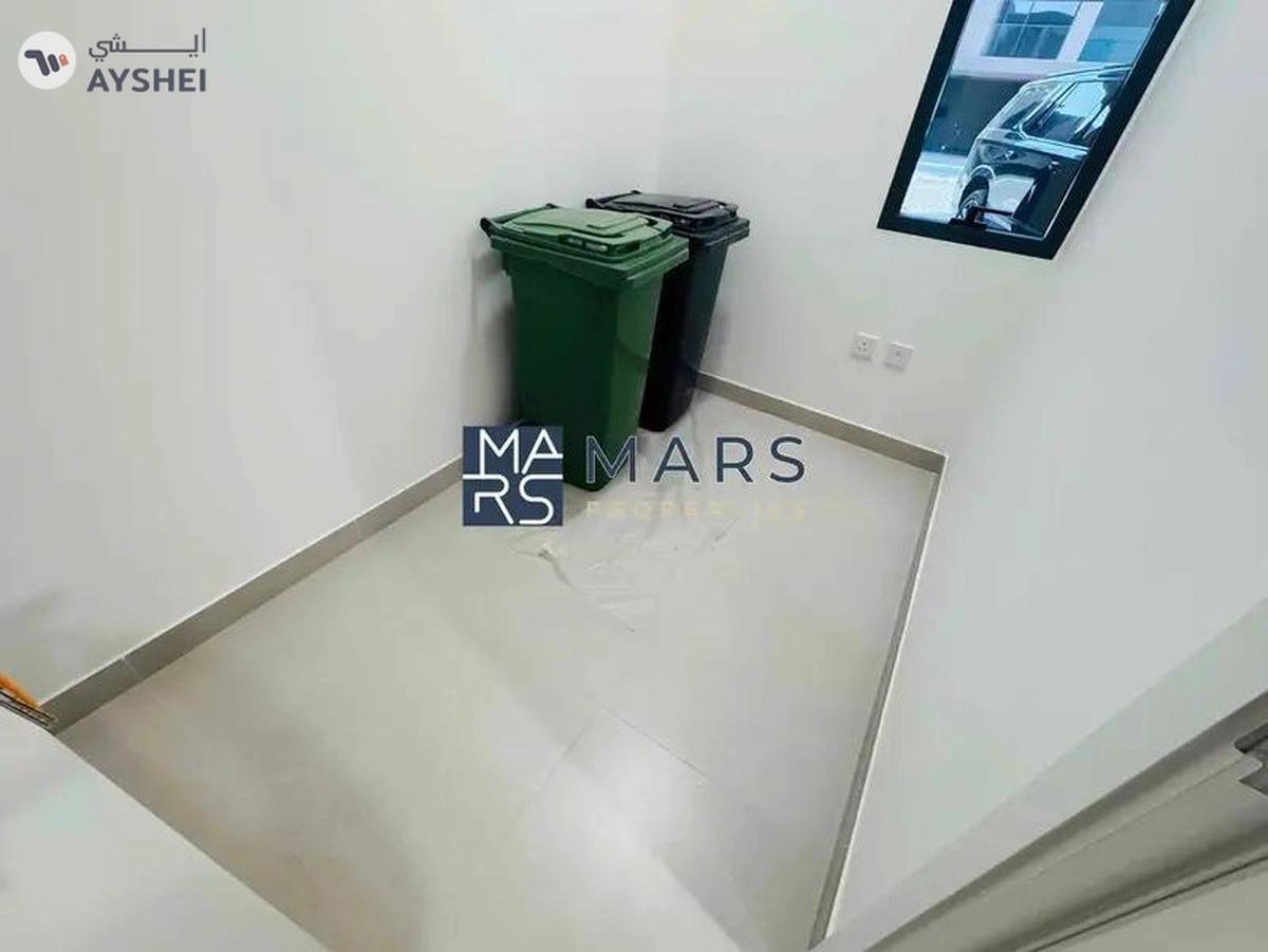 Brand new 4 bedroom corner unit with majlis in Robinia for rent just 195k-1-1