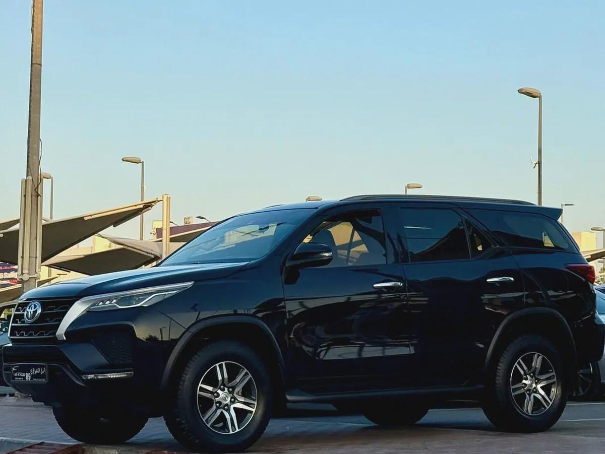 Toyota Fortuner, 2022 GCC specs, absolutely accident-free.-2-2