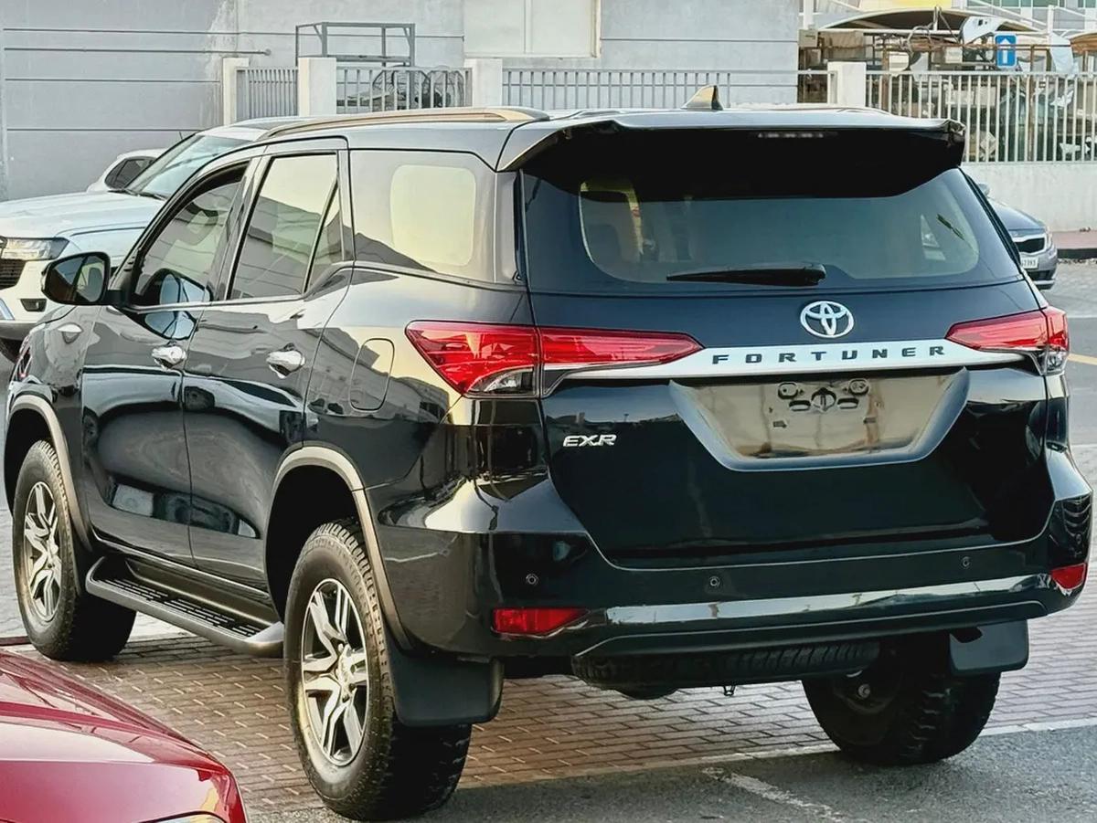 Toyota Fortuner, 2022 GCC specs, absolutely accident-free.-3-3