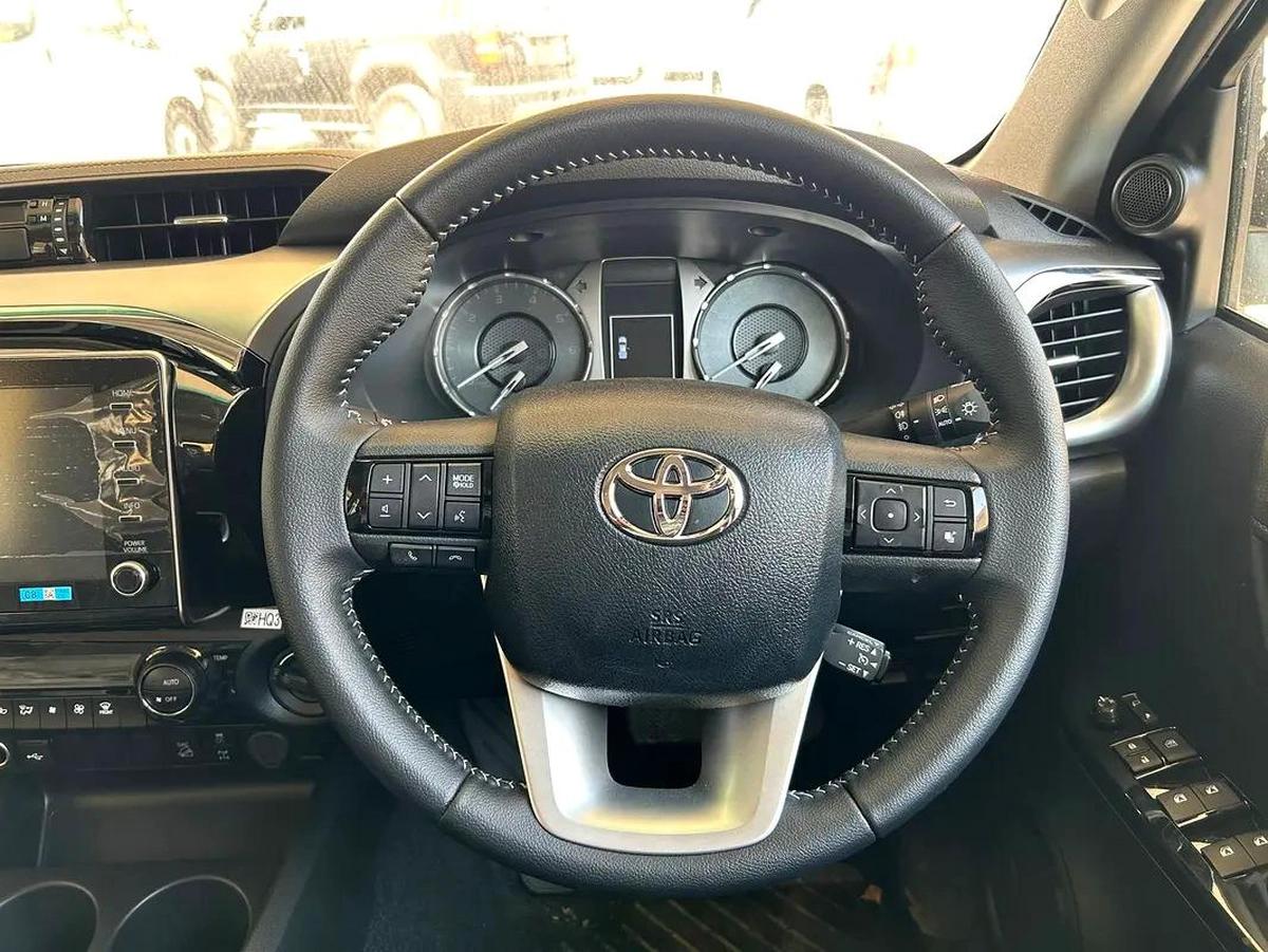 2025 TOYOTA RIGHT HAND DRIVE HILUX TOP-LINE D/CAB 2.8L DIESEL BRAND NEW 0KM-9-9