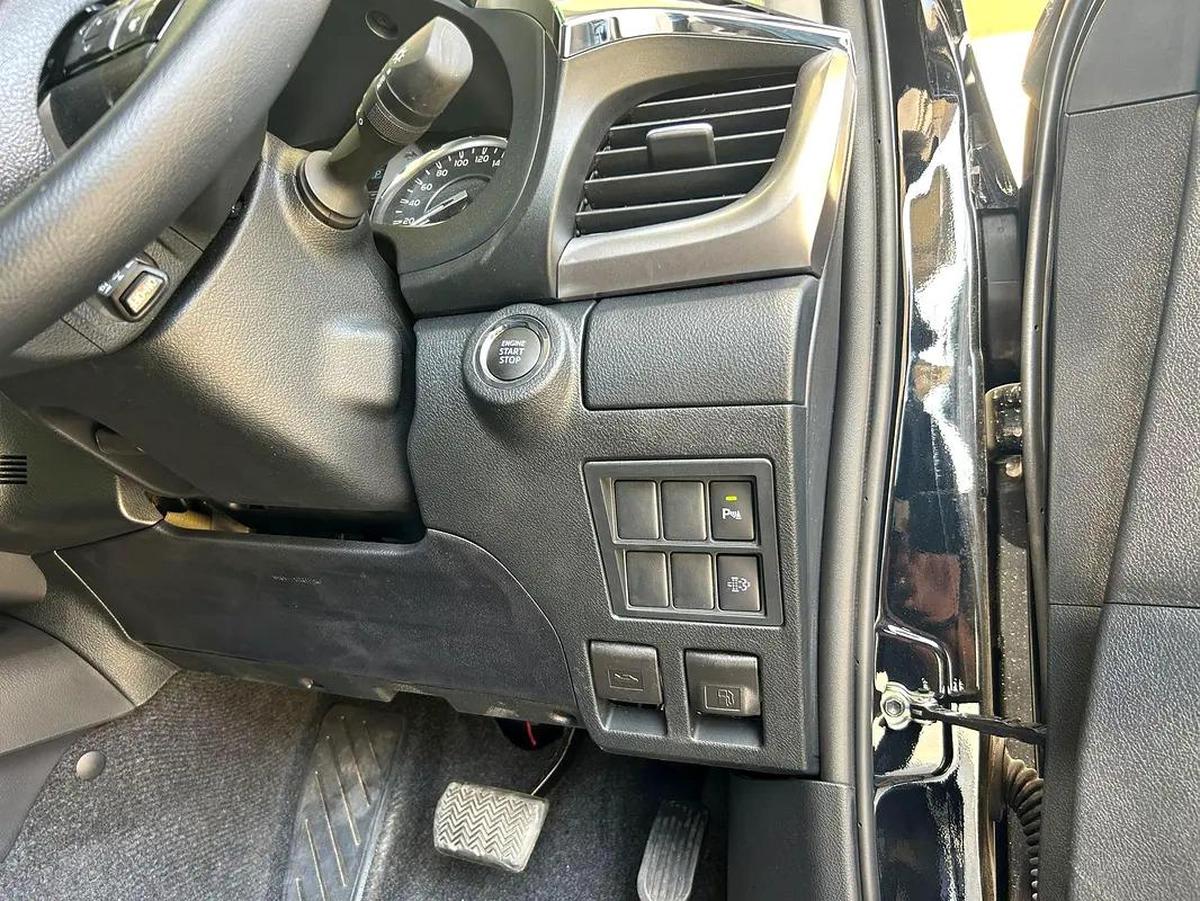 2025 TOYOTA RIGHT HAND DRIVE HILUX TOP-LINE D/CAB 2.8L DIESEL BRAND NEW 0KM-4-4