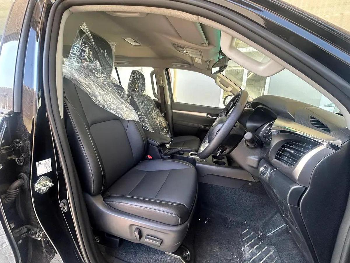 2025 TOYOTA RIGHT HAND DRIVE HILUX TOP-LINE D/CAB 2.8L DIESEL BRAND NEW 0KM-13-13
