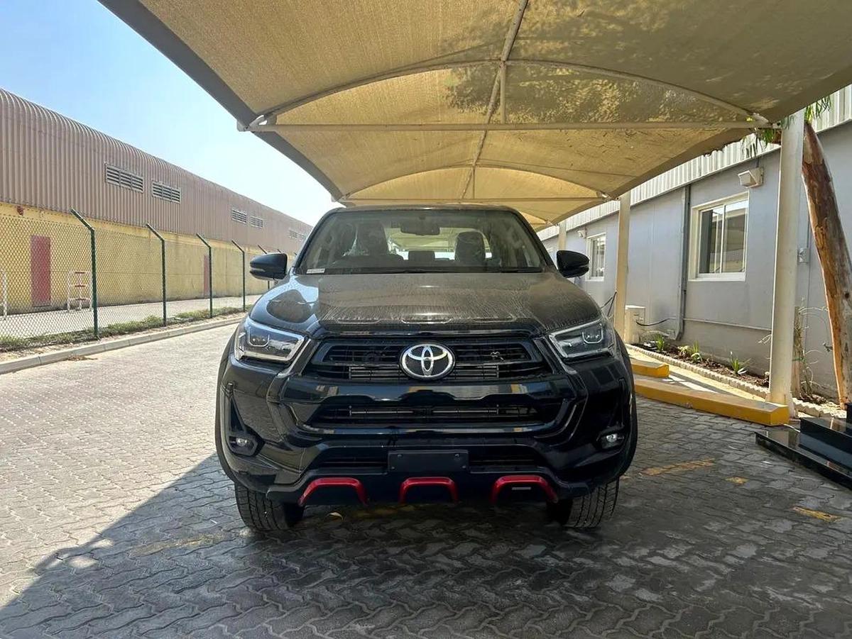 2025 TOYOTA RIGHT HAND DRIVE HILUX TOP-LINE D/CAB 2.8L DIESEL BRAND NEW 0KM-11-11