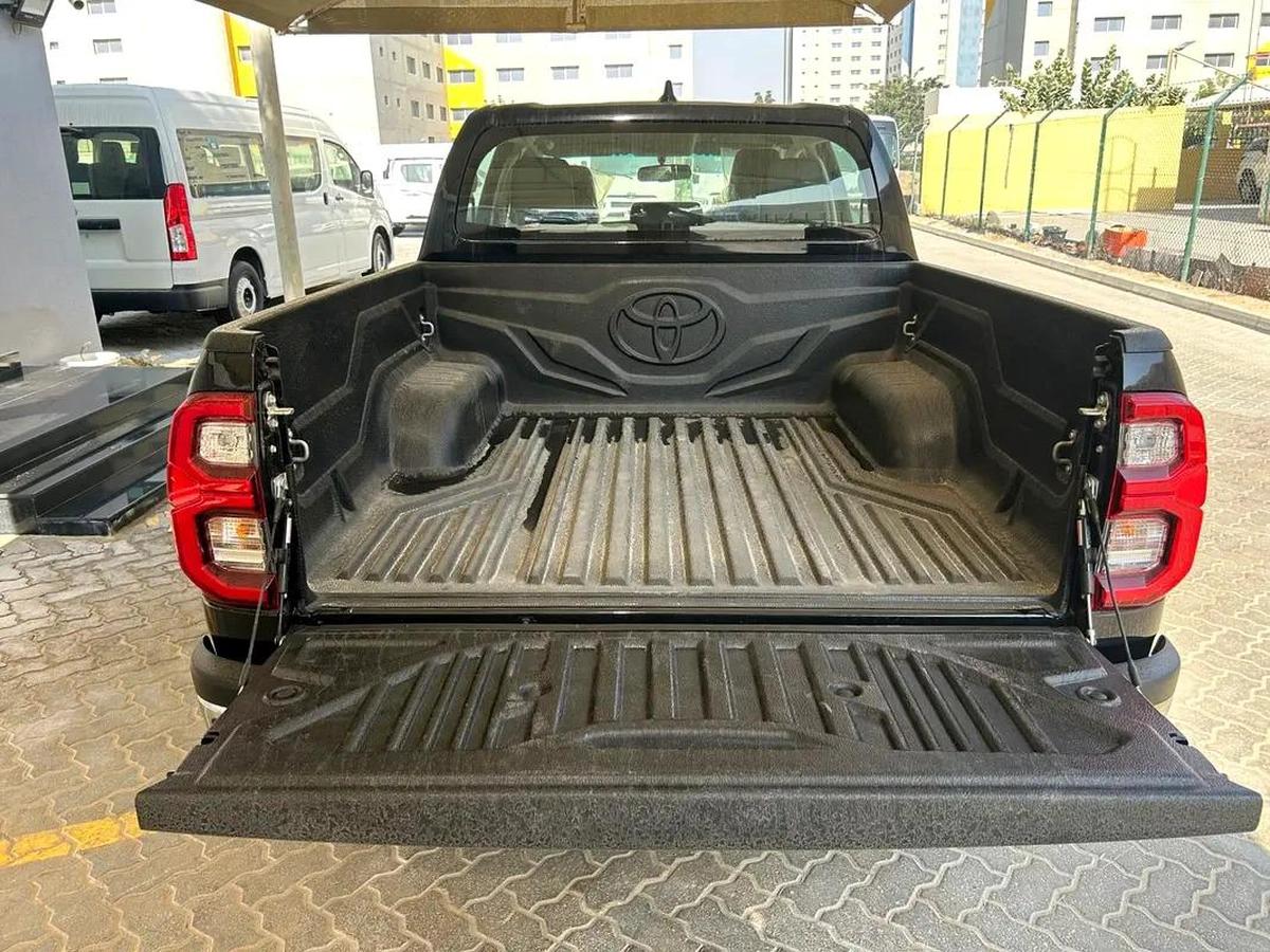2025 TOYOTA RIGHT HAND DRIVE HILUX TOP-LINE D/CAB 2.8L DIESEL BRAND NEW 0KM-14-14