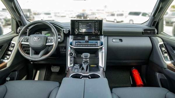 Toyota Land Cruiser LC300 VX 4.0P AT MY2025 – GREY