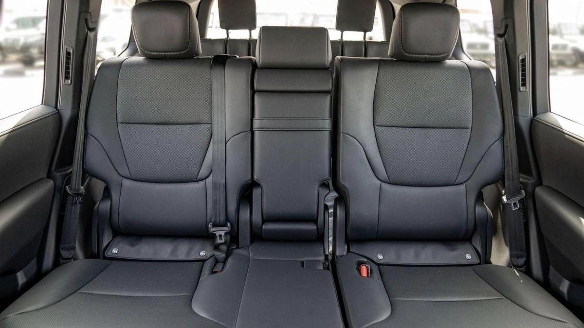 Toyota Land Cruiser LC300 VX 4.0P AT MY2025 – GREY-18-18