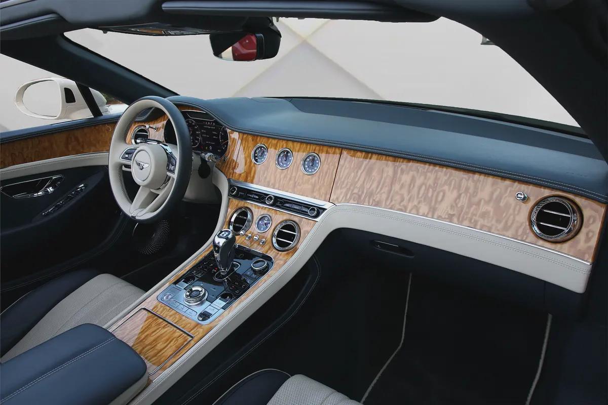 BENTLEY CONTINENTAL GTC - 2021 - GCC - AL HABTOOR WARRENTY - VERY LOW KILOMETER - ORIGINAL PAINT-12-12
