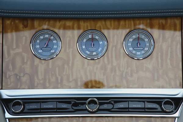 BENTLEY CONTINENTAL GTC - 2021 - GCC - AL HABTOOR WARRENTY - VERY LOW KILOMETER - ORIGINAL PAINT