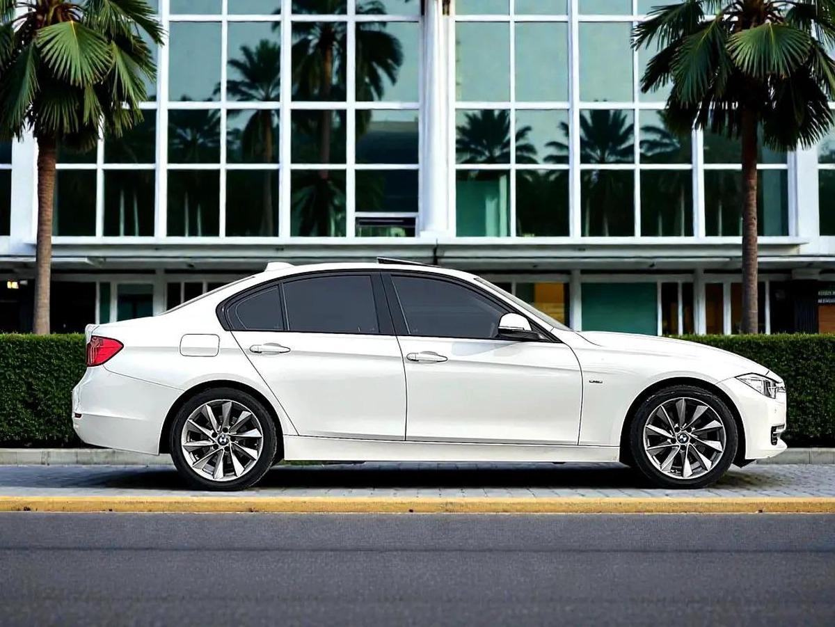 BMW | 3 SERIES | 328i Modern | ORIGINAL PAINT | FREE ACCIDENT | LOW MILEAGE-5-5