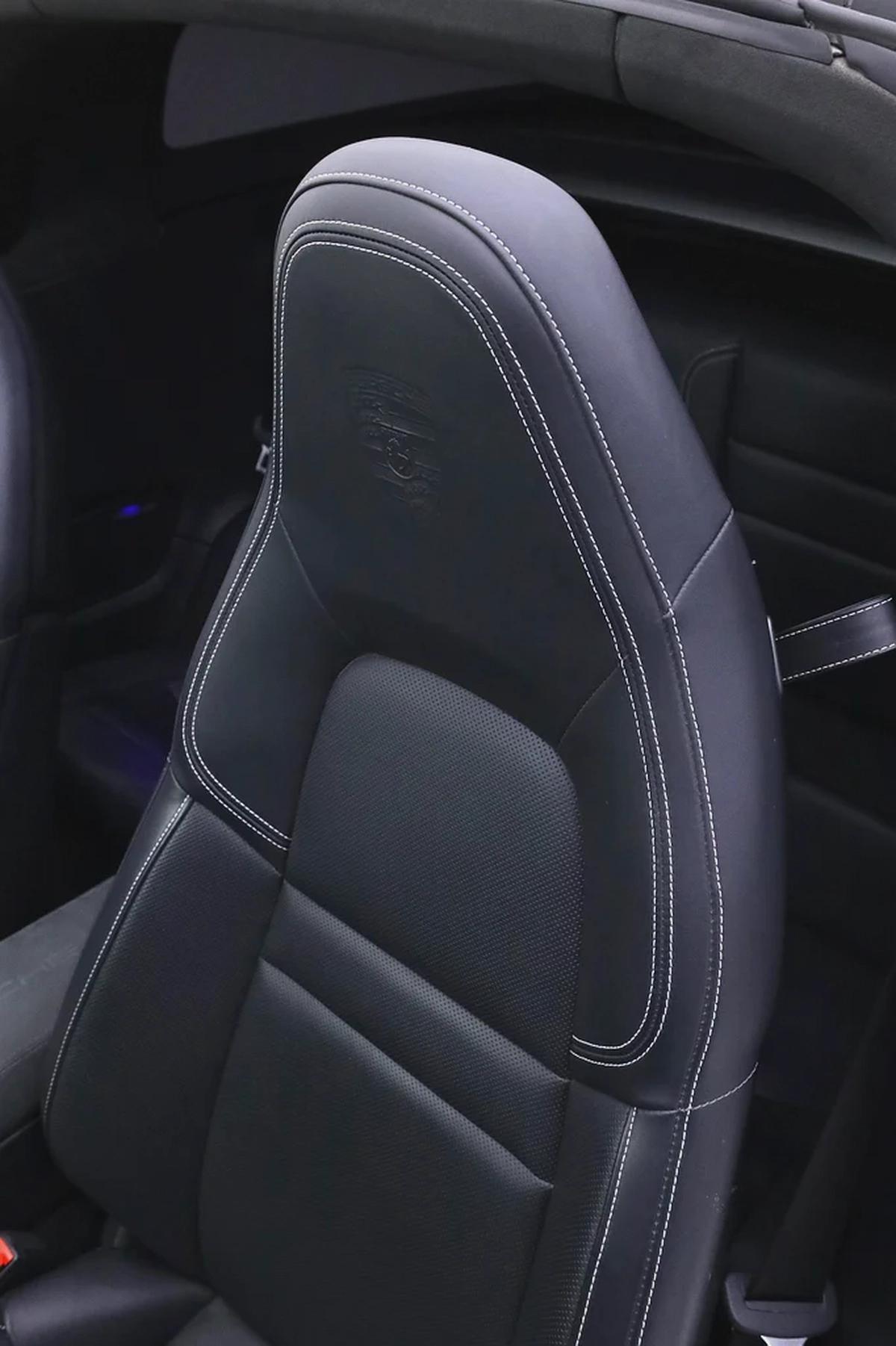 PORSCHE 911 TARGA 4s + WARRANTY TILL JAN 2027 + MAJOR SERVICE RECENTLY DONE WITH PORSCHE-19-19