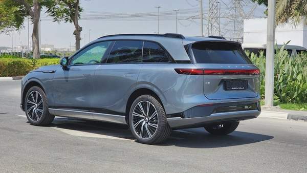 XPENG G9 (Grey Orange)