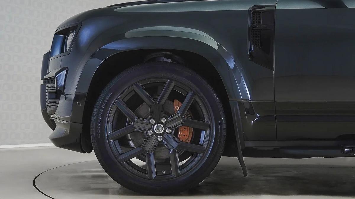 Special Offer | AED 4,704 PM | 22in WX-2, LED Lightbar | Defender 90 P400 S URBAN Widetrack-11-11