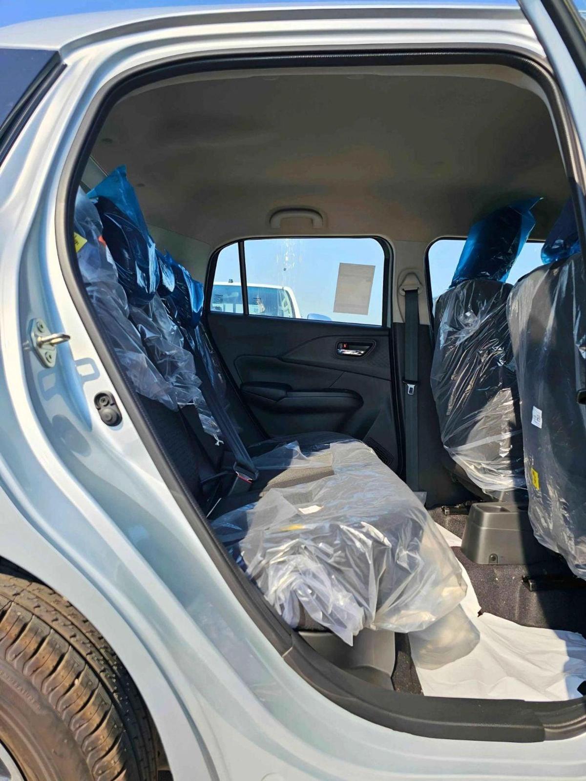 Suzuki Swift GLX | GCC WITH RADAR | BLINDSPOTS | HIGH OPTION | CODE # GLXHR-14-14