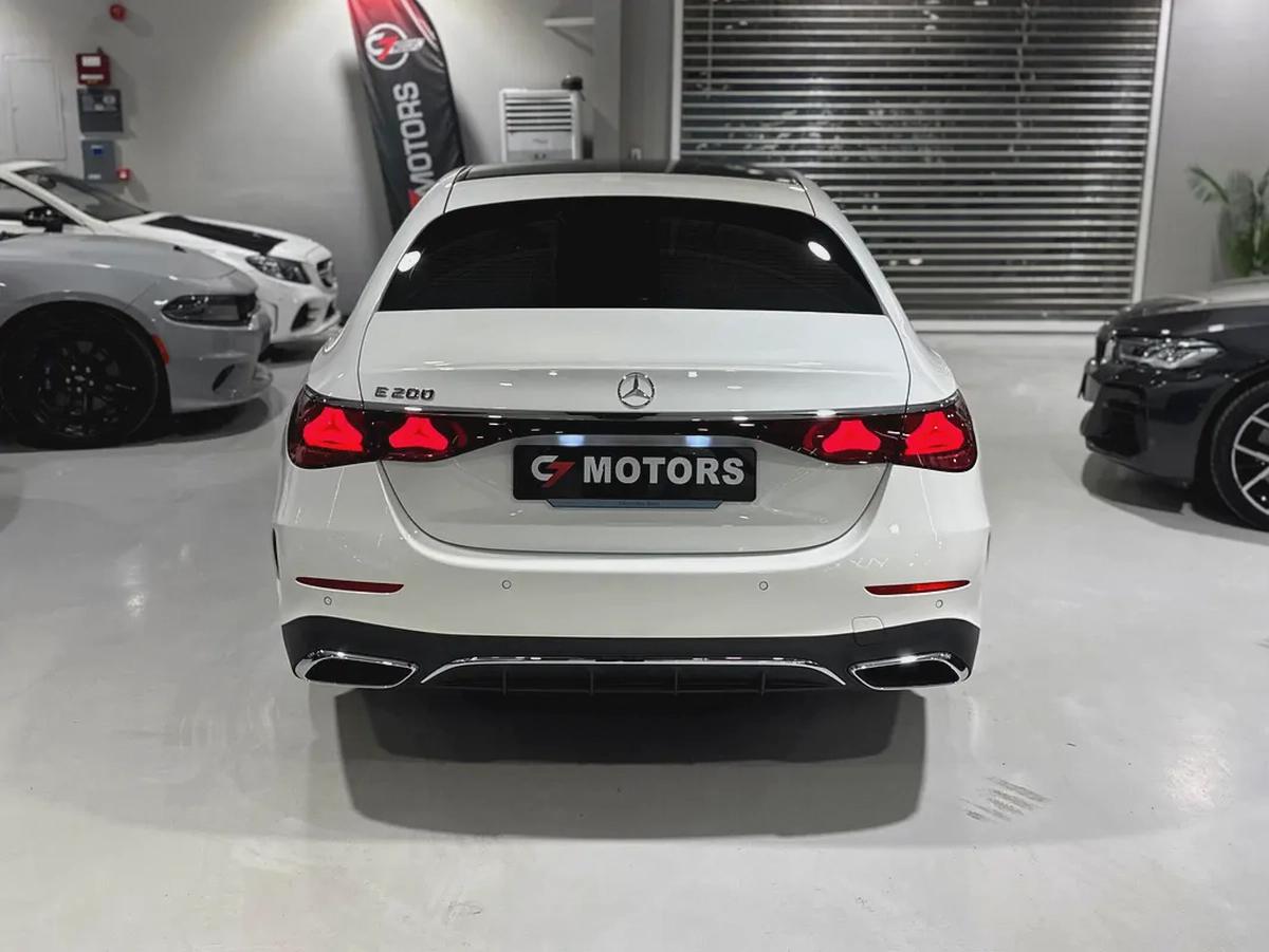 Mercedes-Benz E200 AMG | 2026 | HEAD UP DISPLAY l Fully Loaded | Zero Mileage | Under Warranty.-3-3