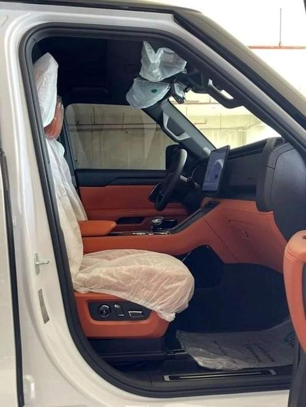 ROX 01 VIP 6 SEATERS 1.5L-4CYL RANGE EXTENDER + DUAL ELECTRIC MOTORS AWD