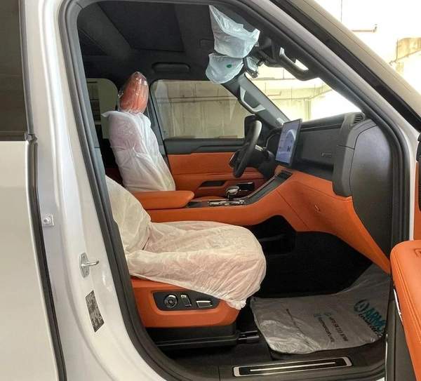 ROX 01 VIP 6 SEATERS 1.5L-4CYL RANGE EXTENDER + DUAL ELECTRIC MOTORS AWD